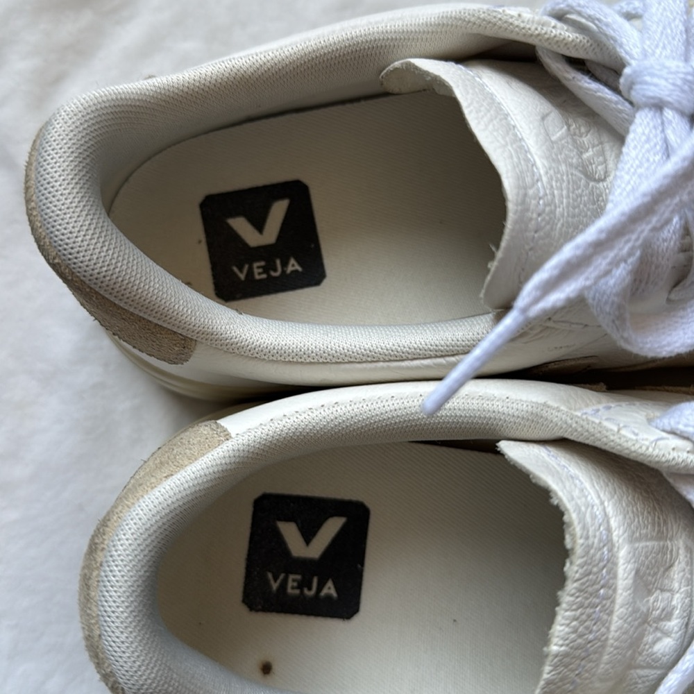 VEJA Women's Sneakers - Size: US-6/ EUR - 37 - Picture 11 of 17